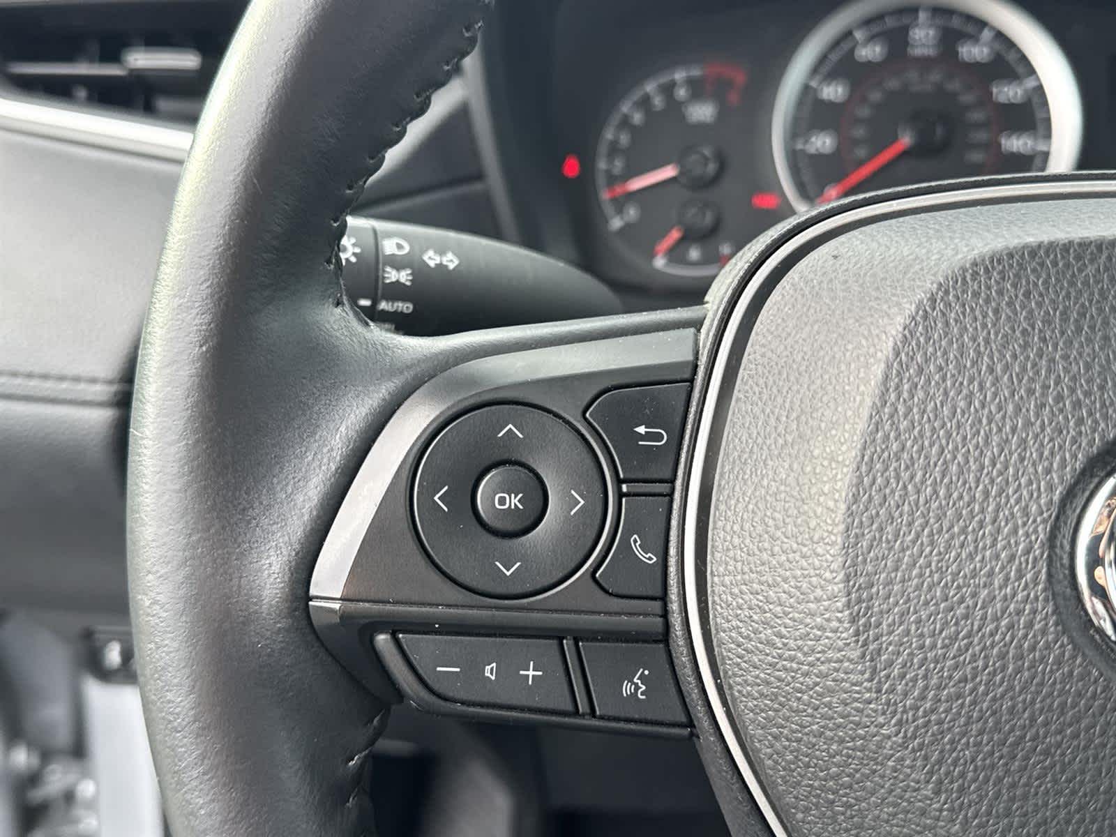 Thumbnail: 2022 Toyota Corolla Cross - 18