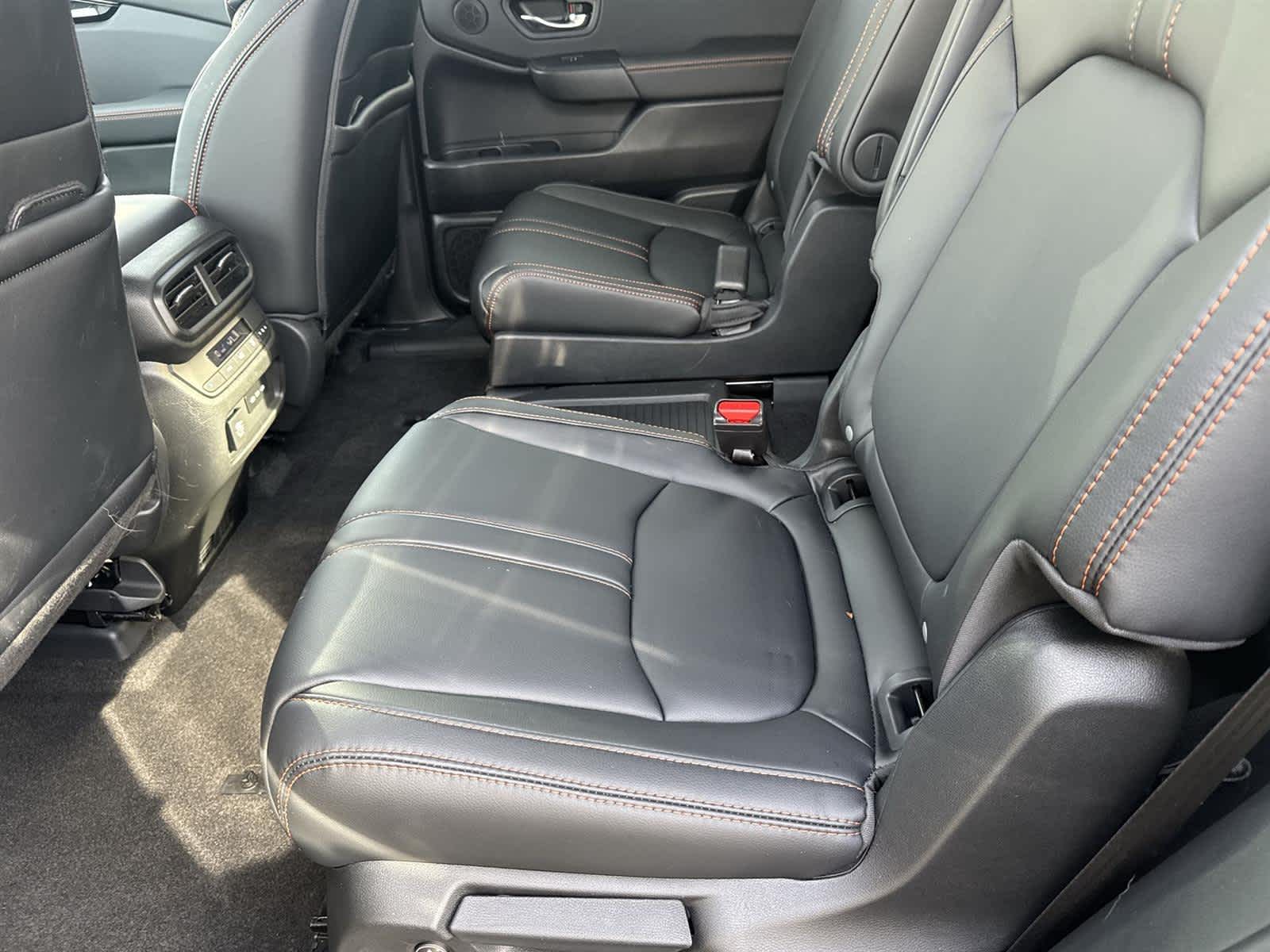 Thumbnail: 2025 Honda Pilot - 15