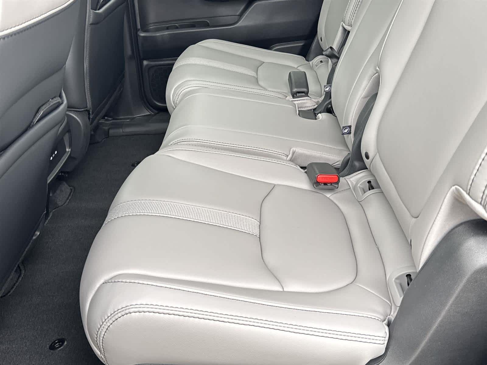 Thumbnail: 2025 Honda Pilot - 13