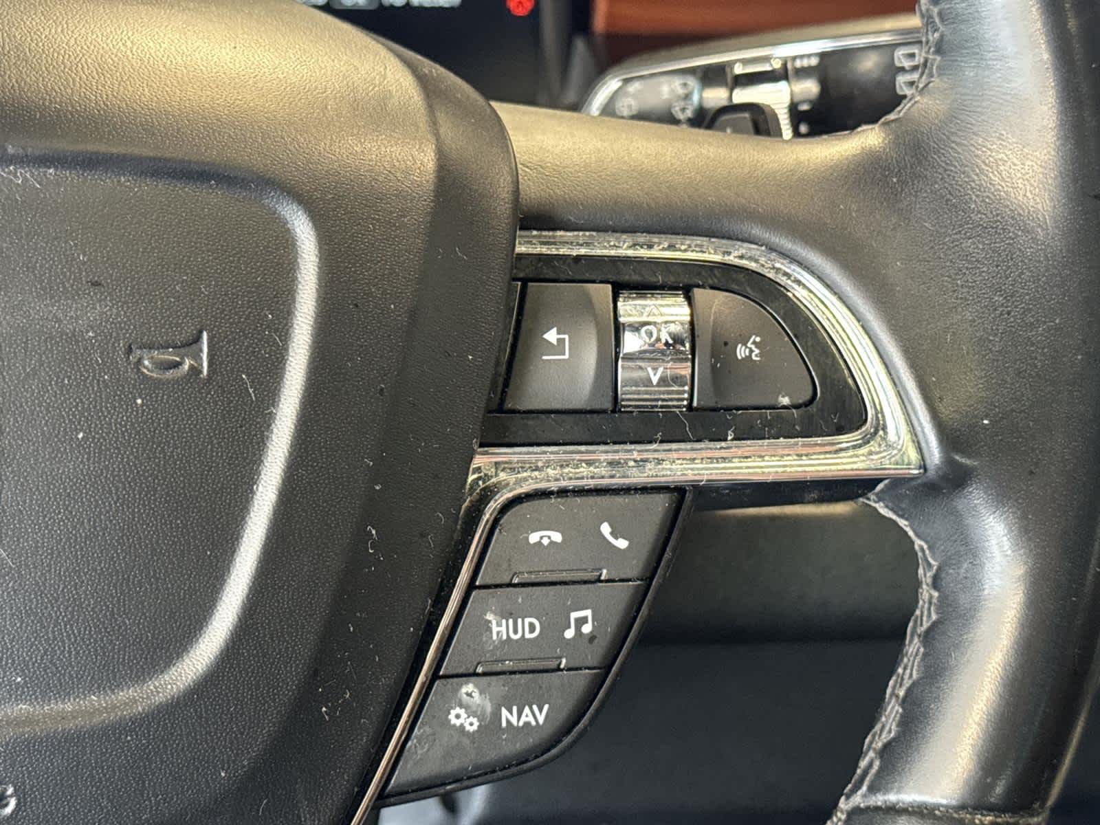 Thumbnail: 2019 Lincoln Navigator - 21