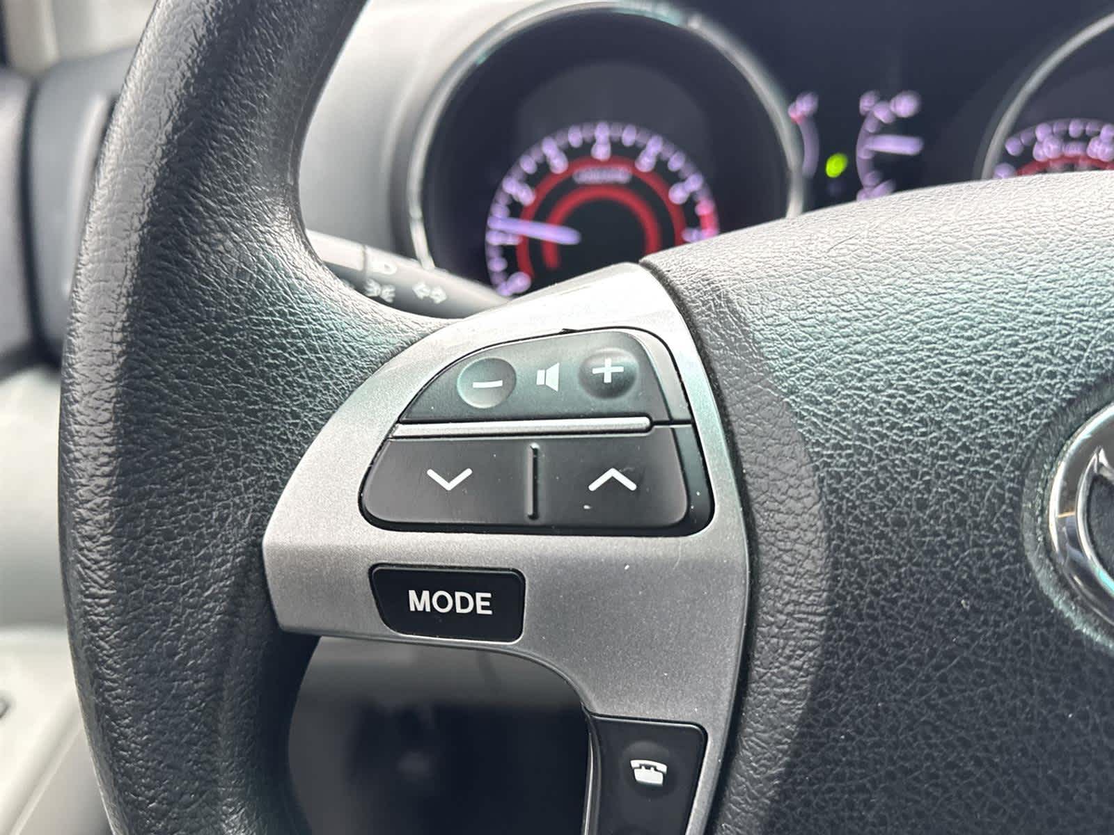 Thumbnail: 2013 Toyota Highlander - 16