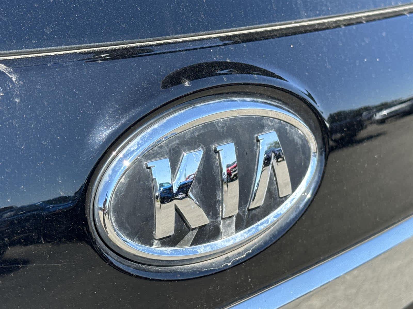 Thumbnail: 2011 Kia Sorento - 10