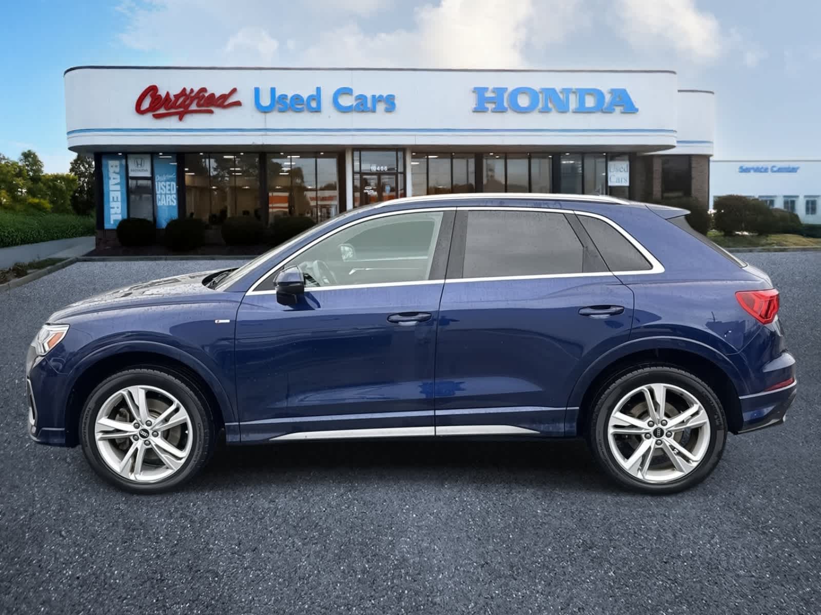 2021 Audi Q3 S line Premium Plus photo 2