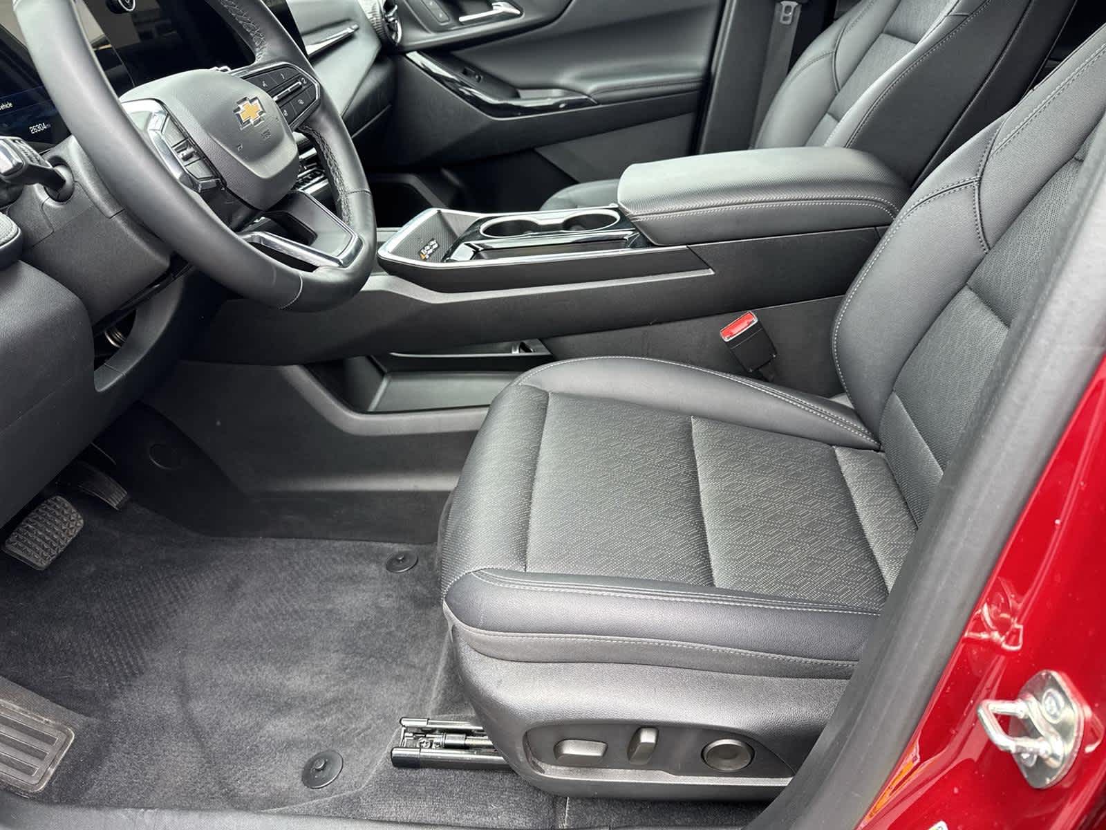 Thumbnail: 2025 Chevrolet Equinox - 14