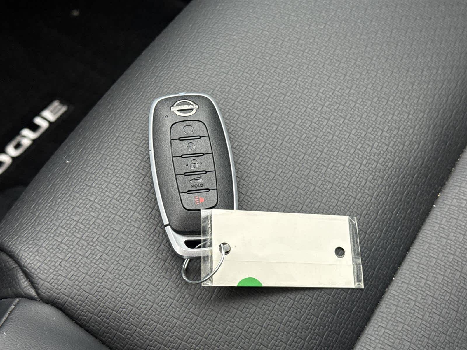 Thumbnail: 2023 Nissan Rogue - 32