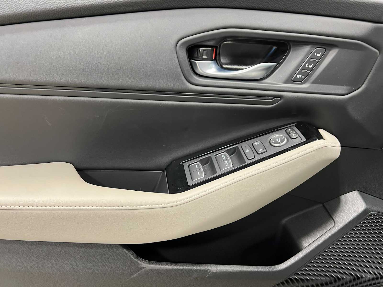 2025 Honda Accord Touring 15