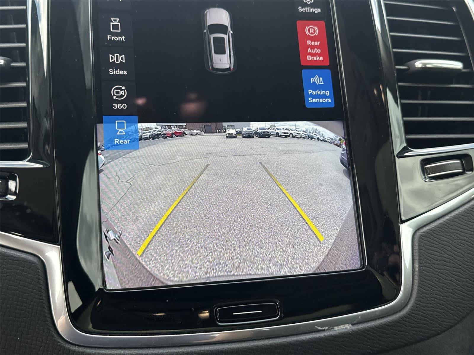 Thumbnail: 2023 Volvo XC90 - 23