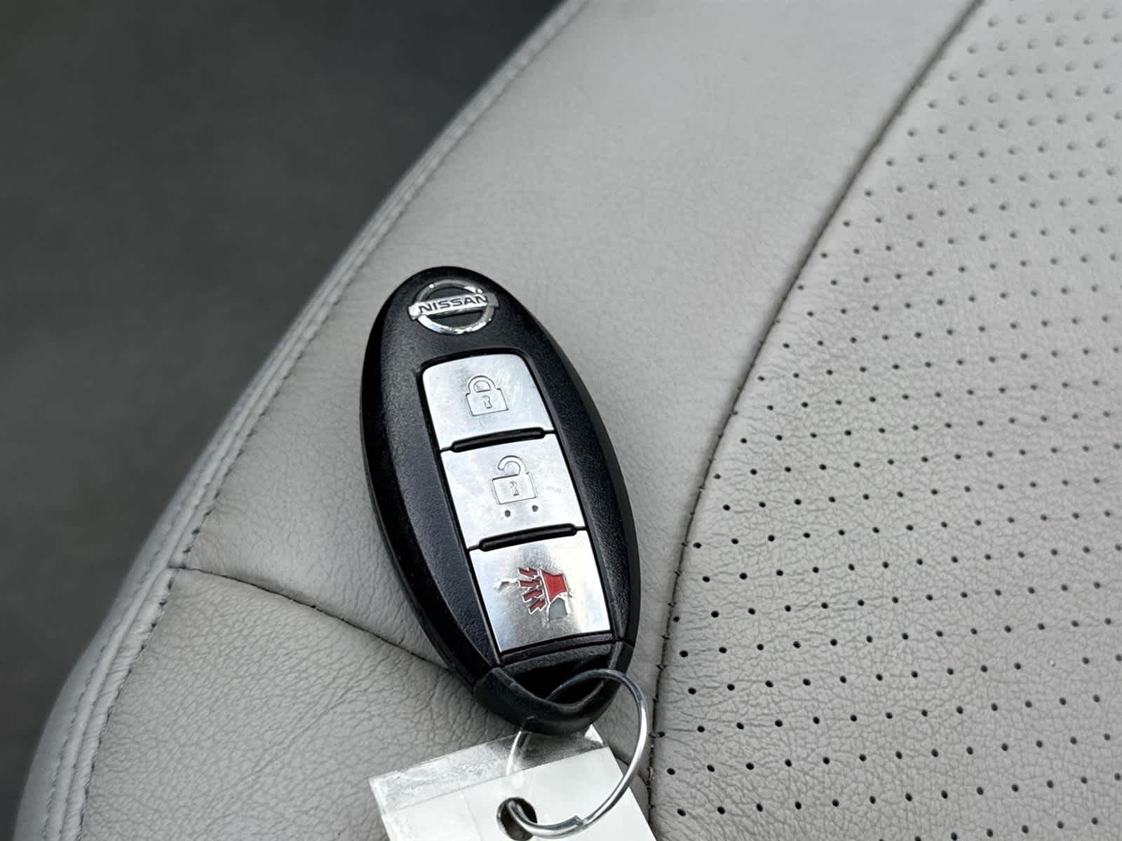 Thumbnail: 2013 Nissan Rogue - 31