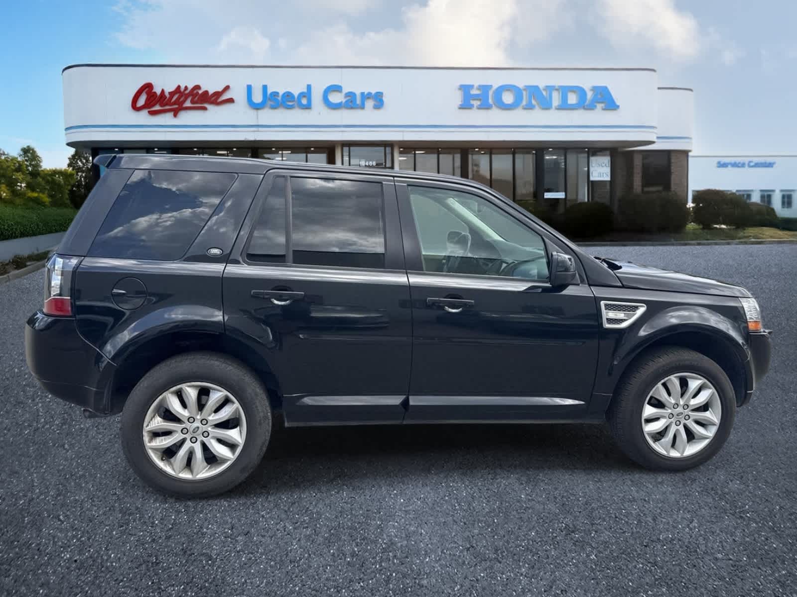Thumbnail: 2013 Land Rover LR2 - 6