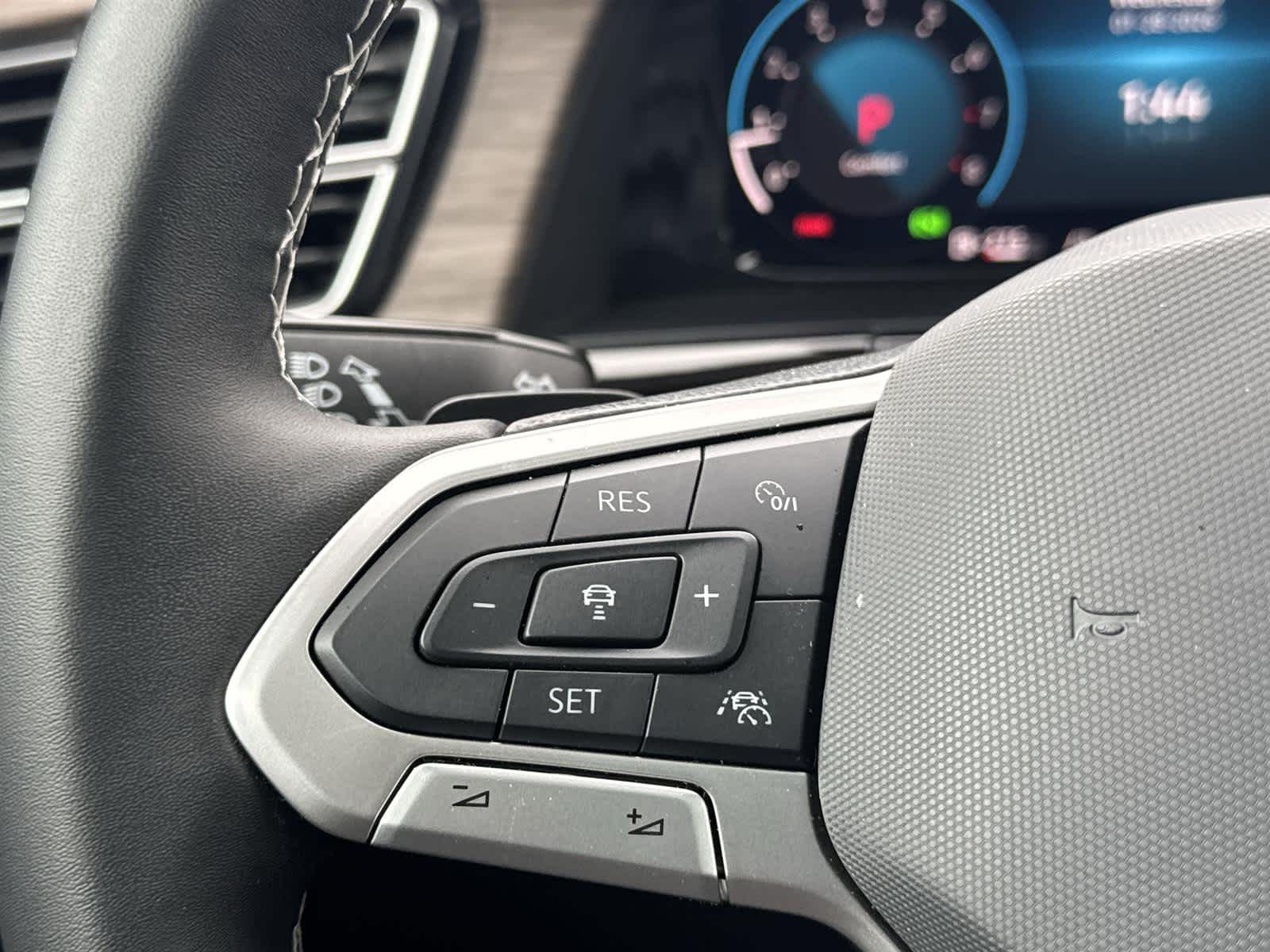 Thumbnail: 2024 Volkswagen Atlas - 18