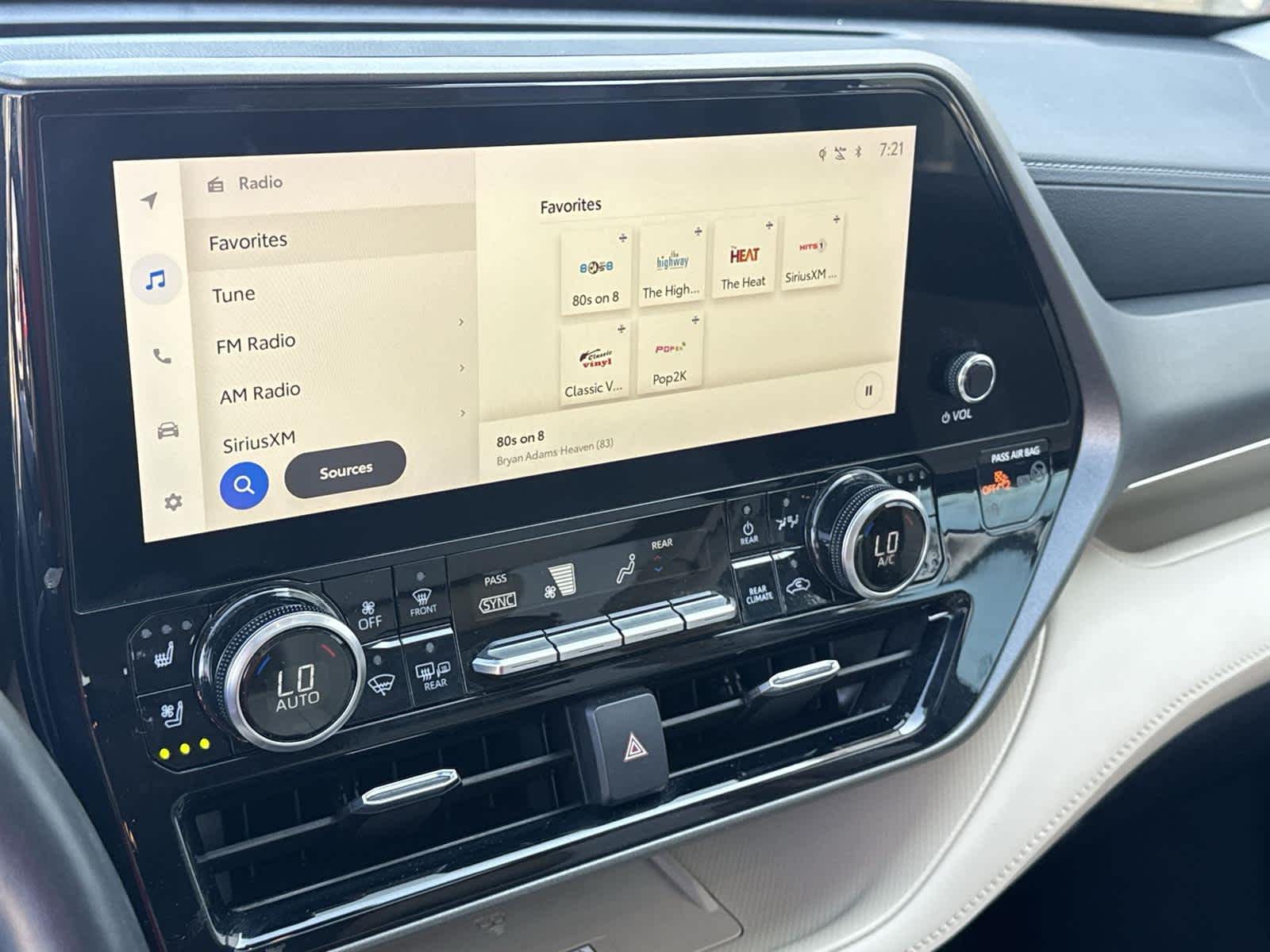 Thumbnail: 2023 Toyota Highlander - 23