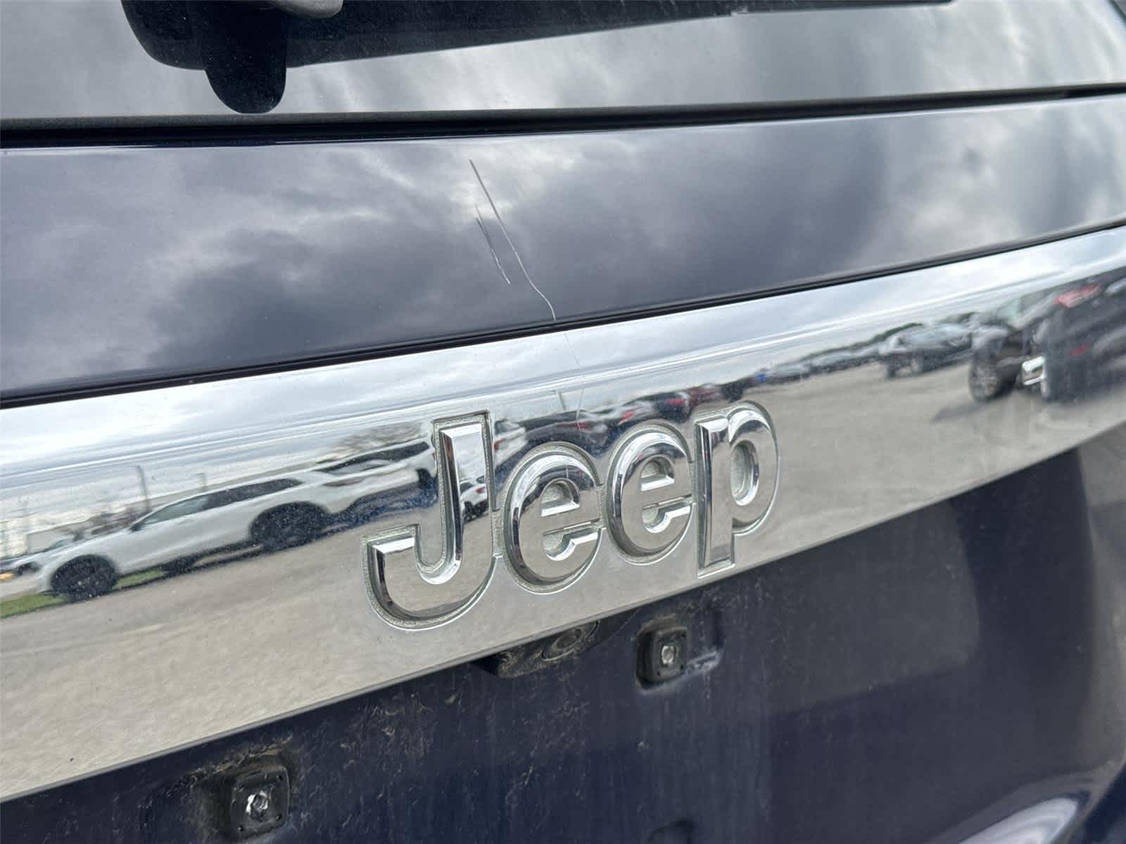 Thumbnail: 2013 Jeep Grand Cherokee - 11