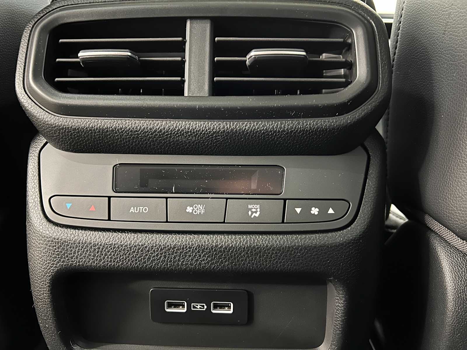 2025 Honda Pilot Touring 31