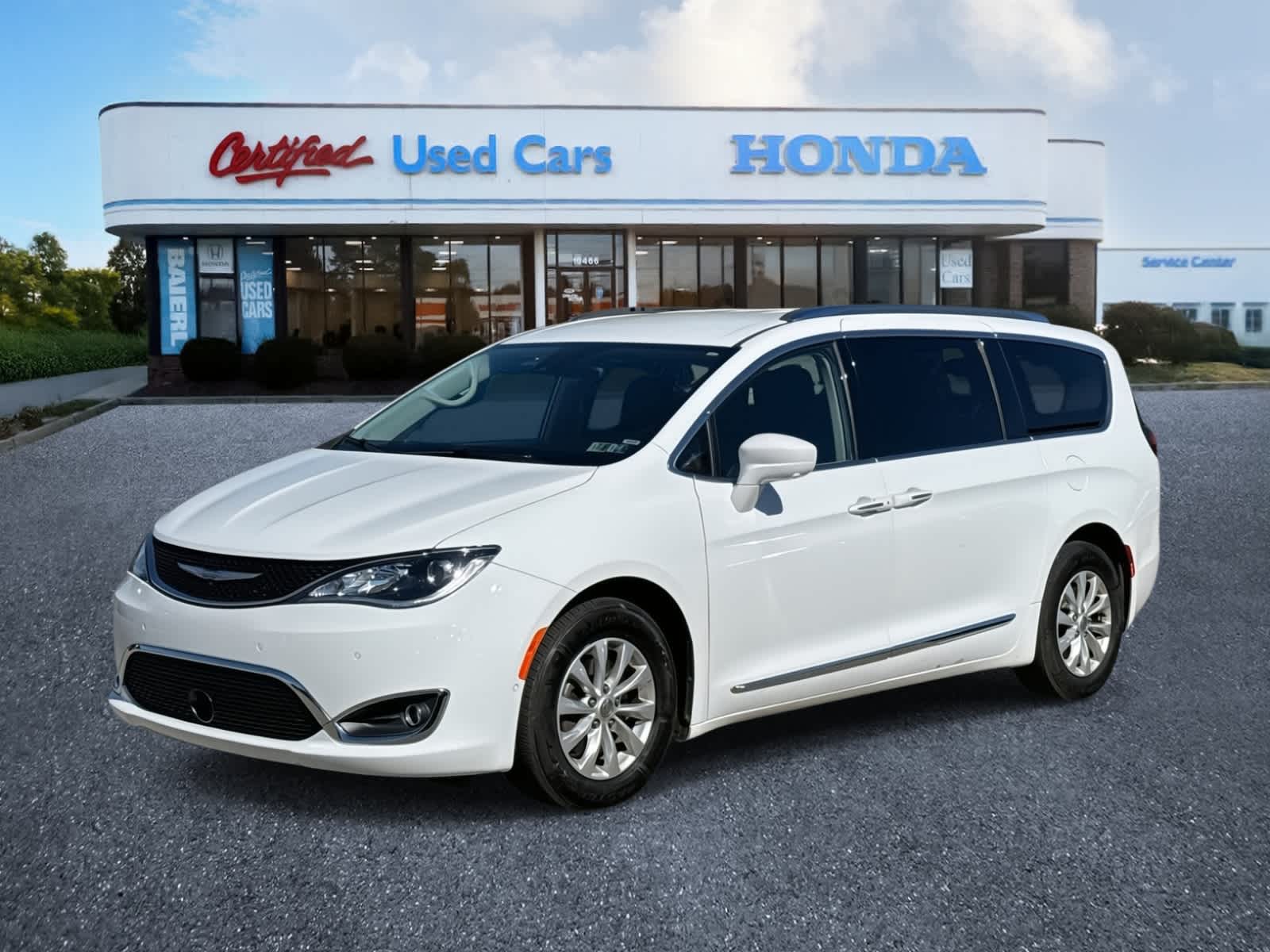 Thumbnail: 2018 Chrysler Pacifica - 1