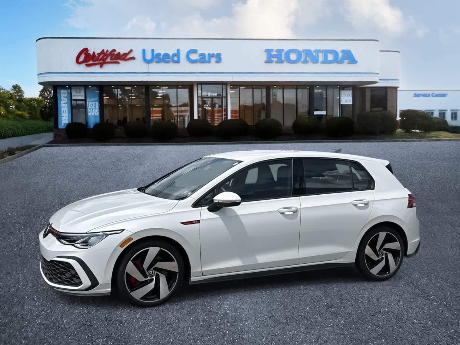 Thumbnail: 2022 Volkswagen Golf - 2