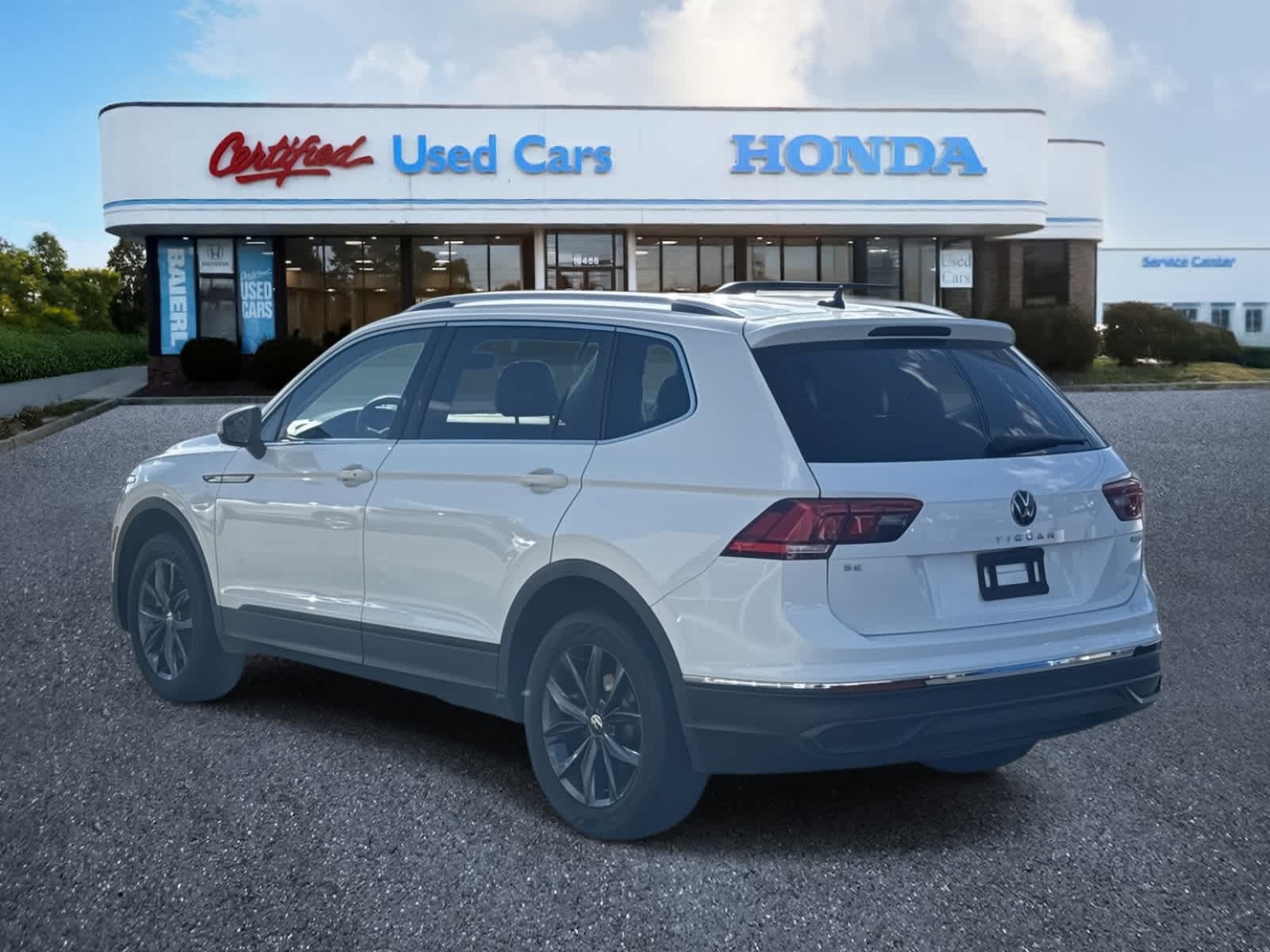 Thumbnail: 2022 Volkswagen Tiguan - 3