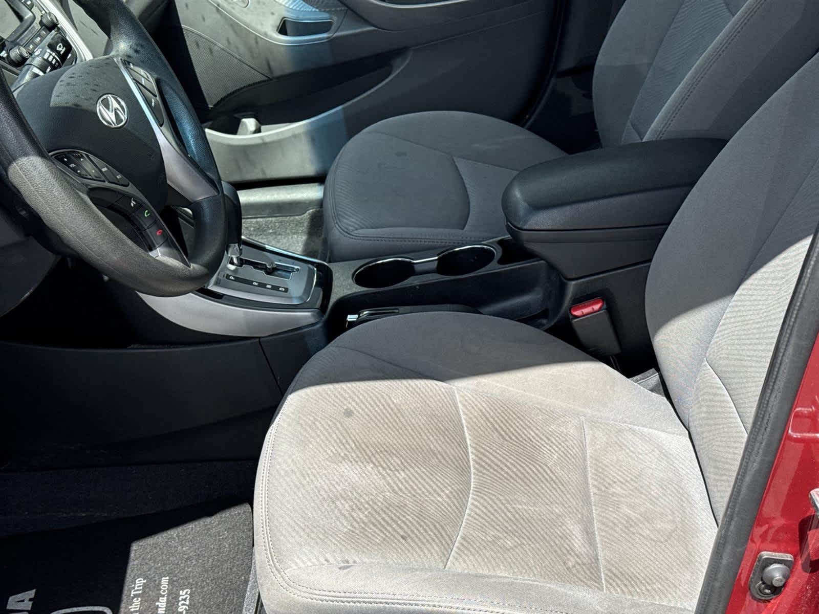 Thumbnail: 2013 Hyundai Elantra - 14