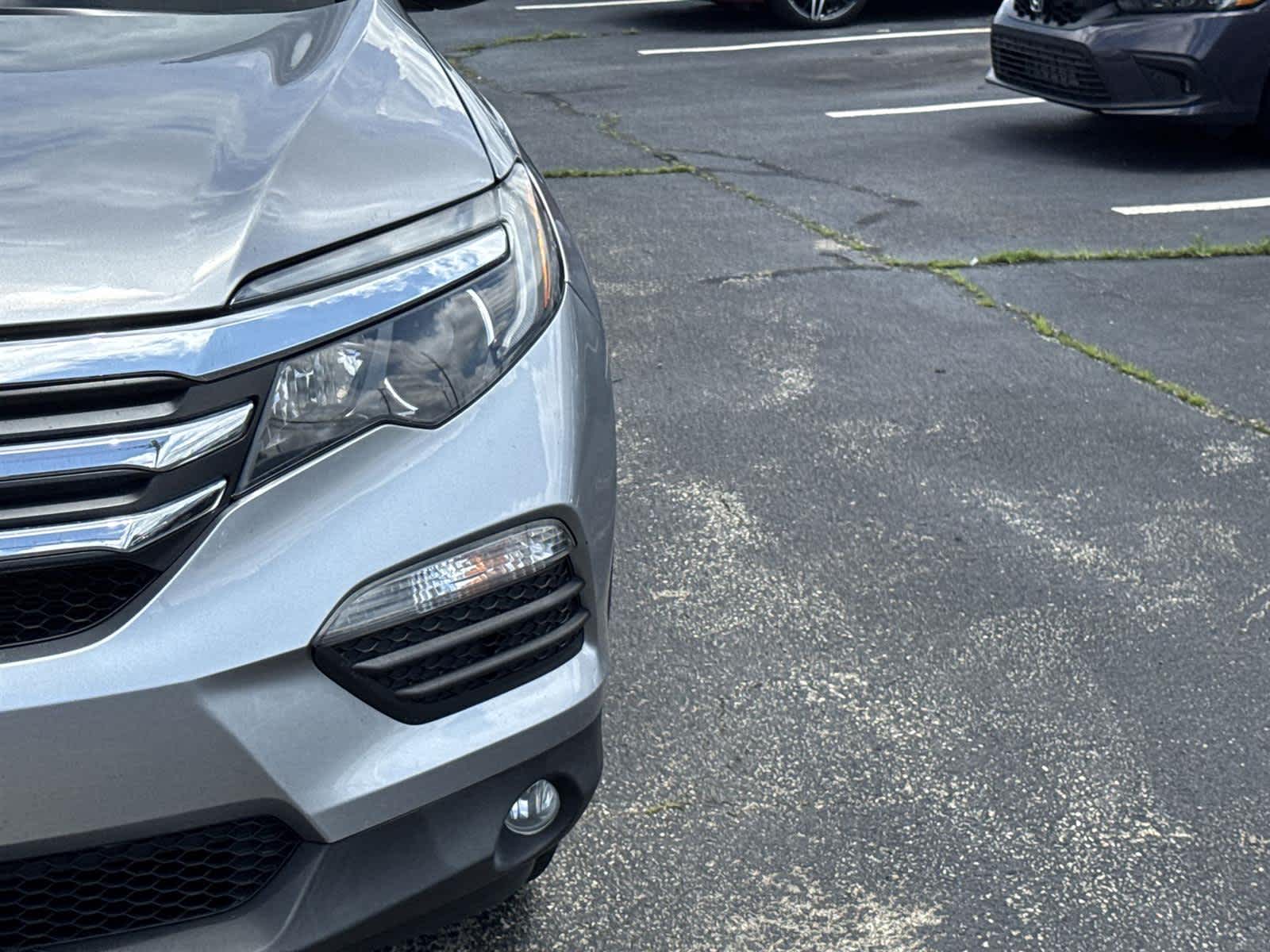 Thumbnail: 2017 Honda Pilot - 9