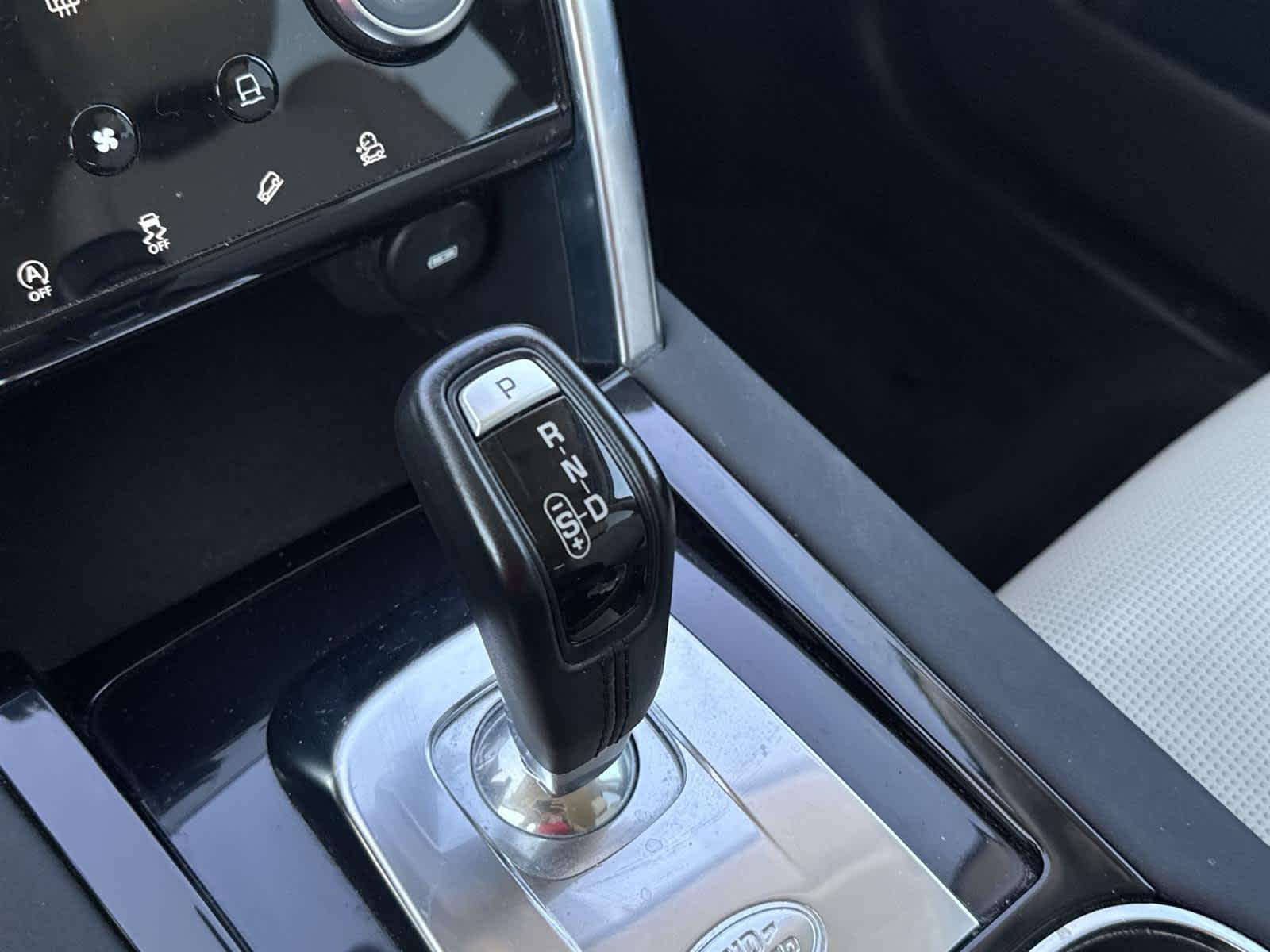 Thumbnail: 2020 Land Rover Discovery Sport - 29