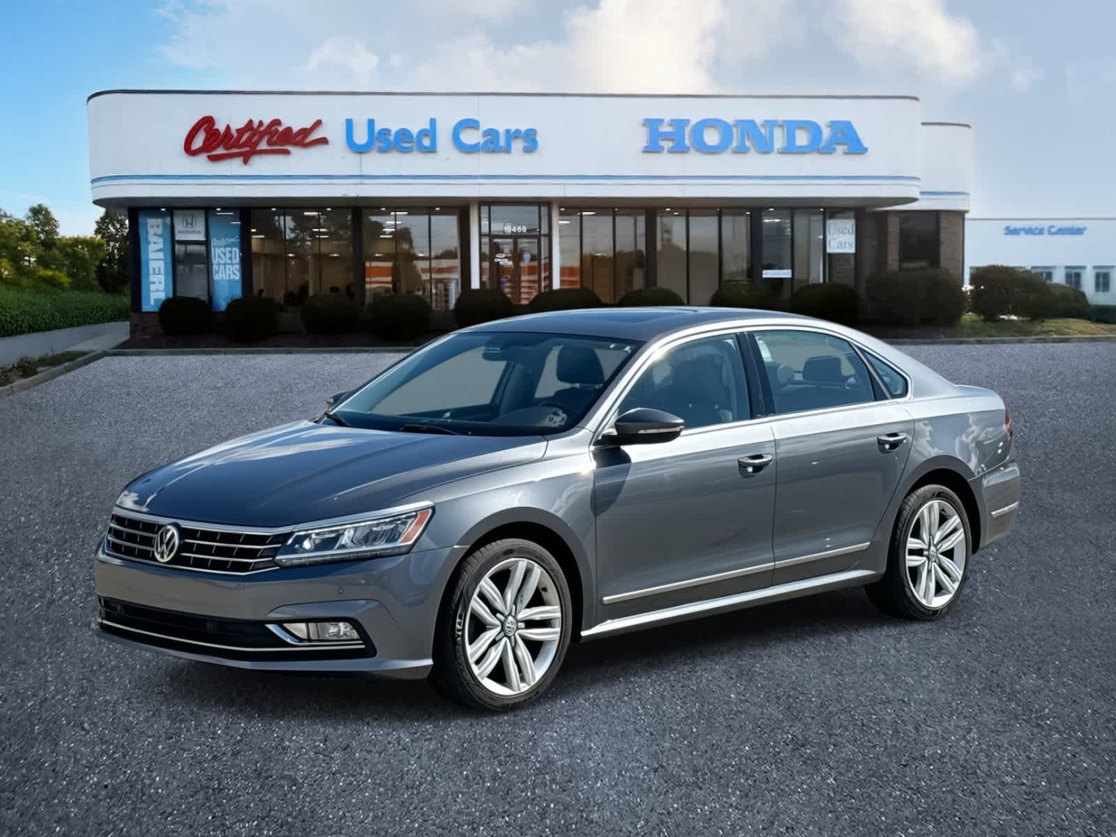 Thumbnail: 2017 Volkswagen Passat - 1
