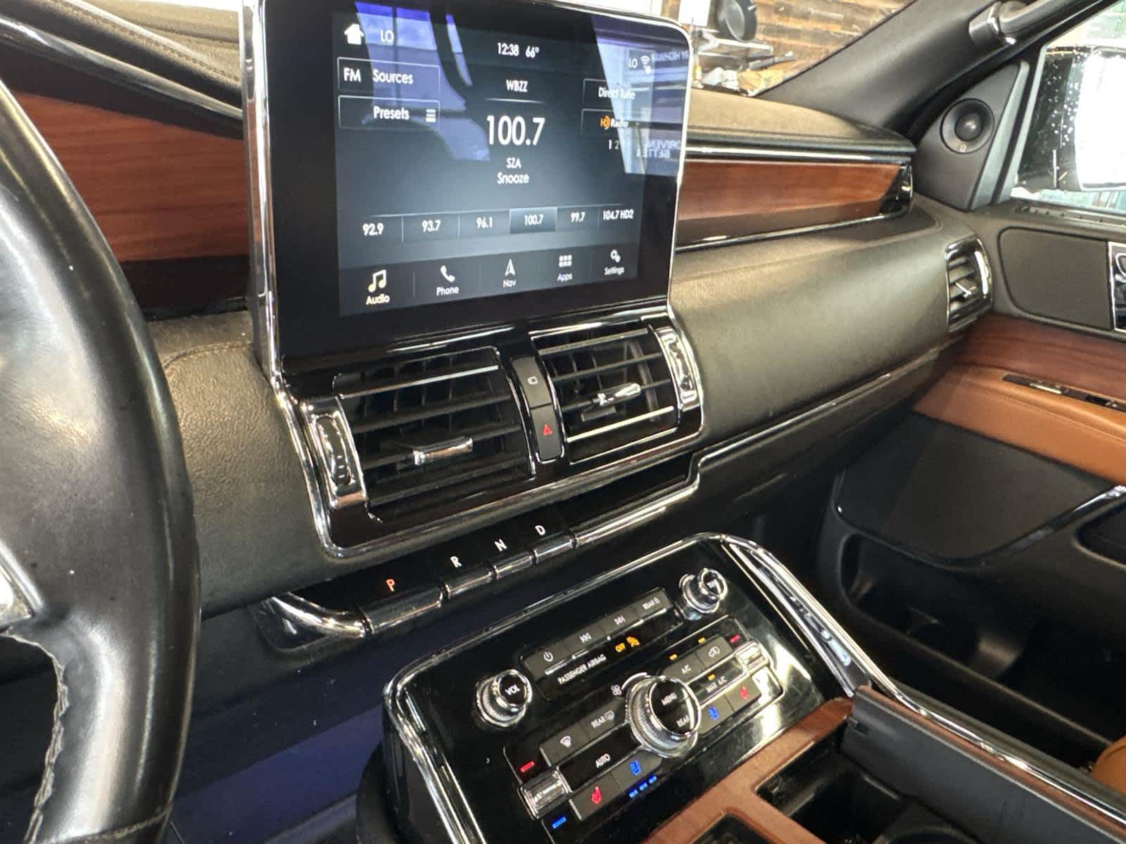 Thumbnail: 2019 Lincoln Navigator - 24