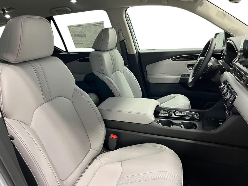 Thumbnail: 2025 Honda Pilot - 32