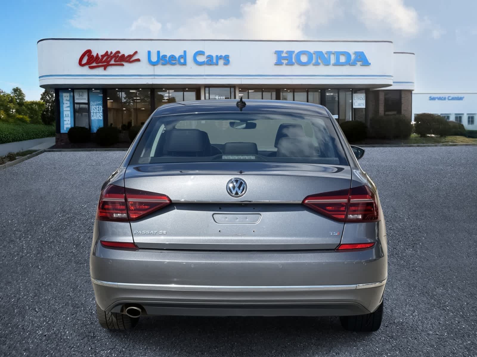 Thumbnail: 2017 Volkswagen Passat - 4