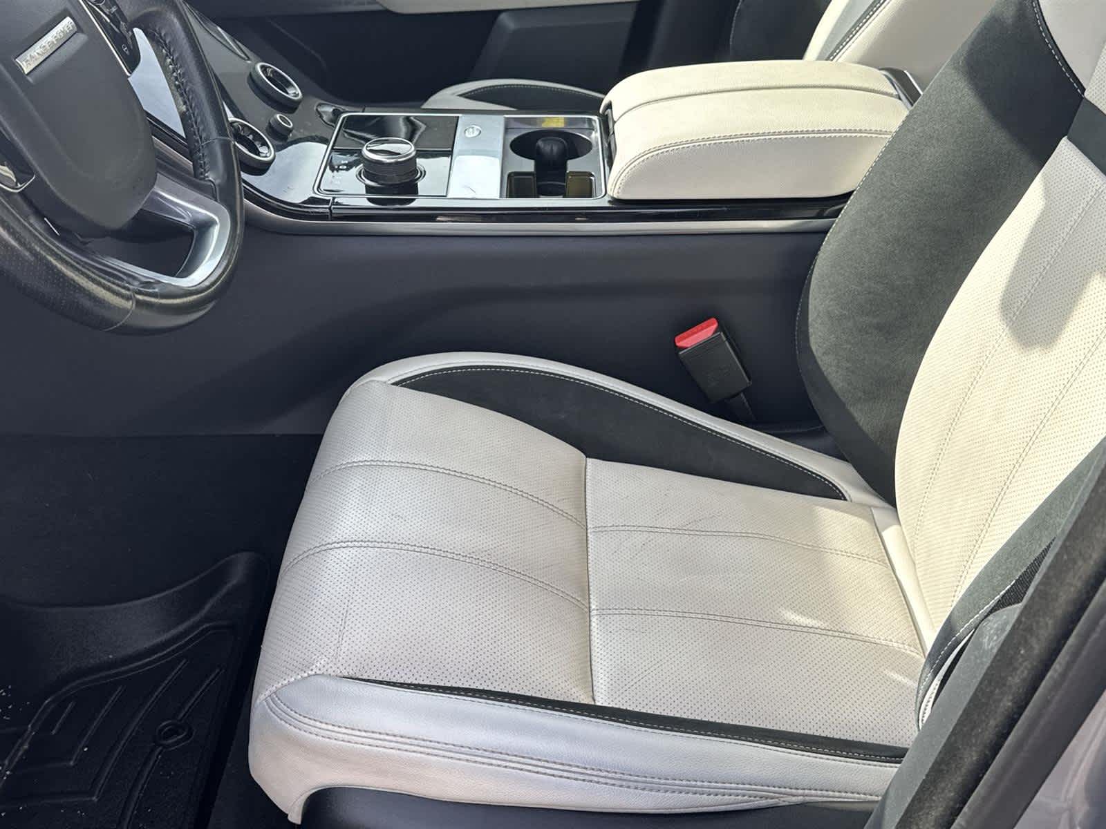 Thumbnail: 2020 Land Rover Range Rover Velar - 13