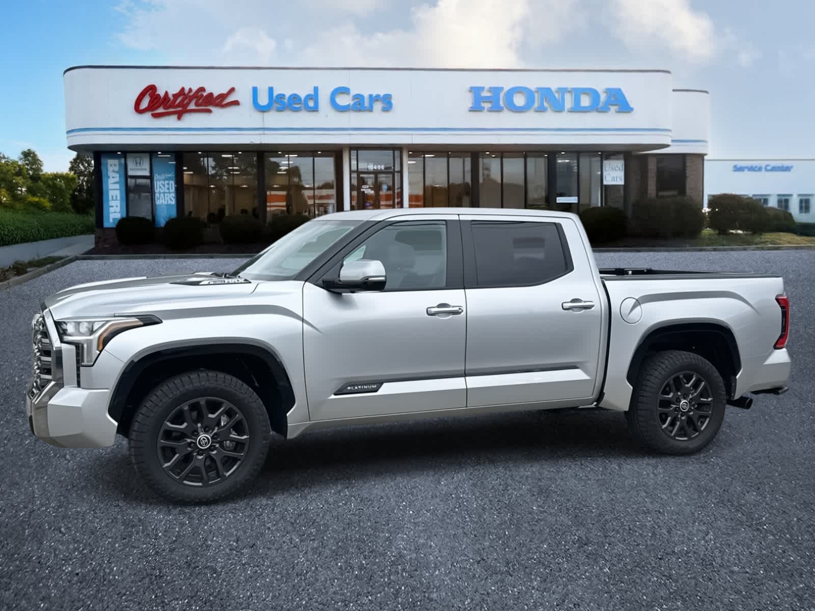 2024 Toyota Tundra Platinum photo 3