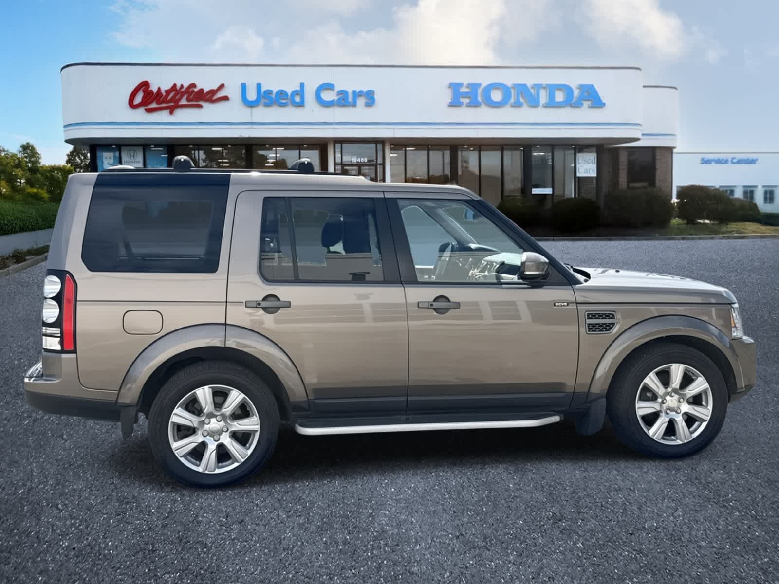 Thumbnail: 2015 Land Rover LR4 - 6