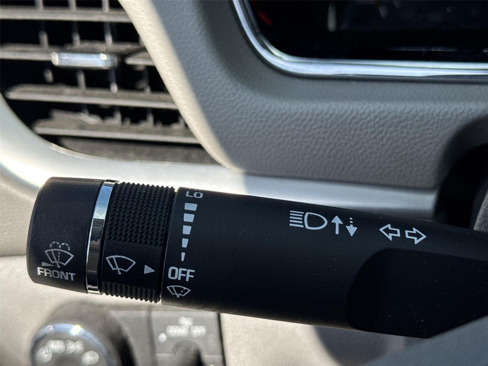 Thumbnail: 2014 Chevrolet Traverse - 22