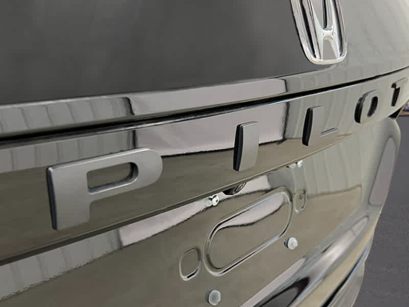 2025 Honda Pilot Touring photo 3