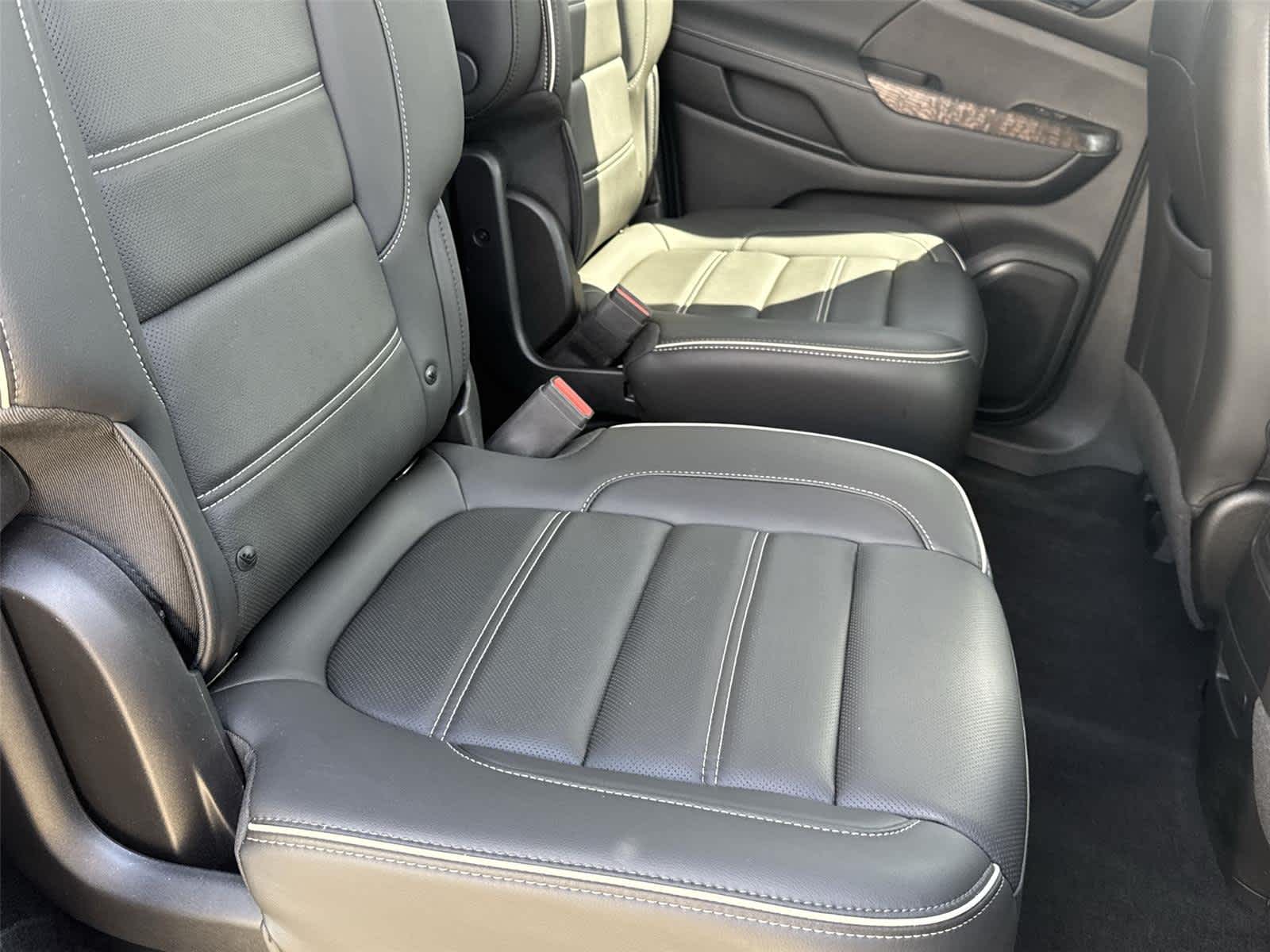 Thumbnail: 2023 GMC Acadia - 14