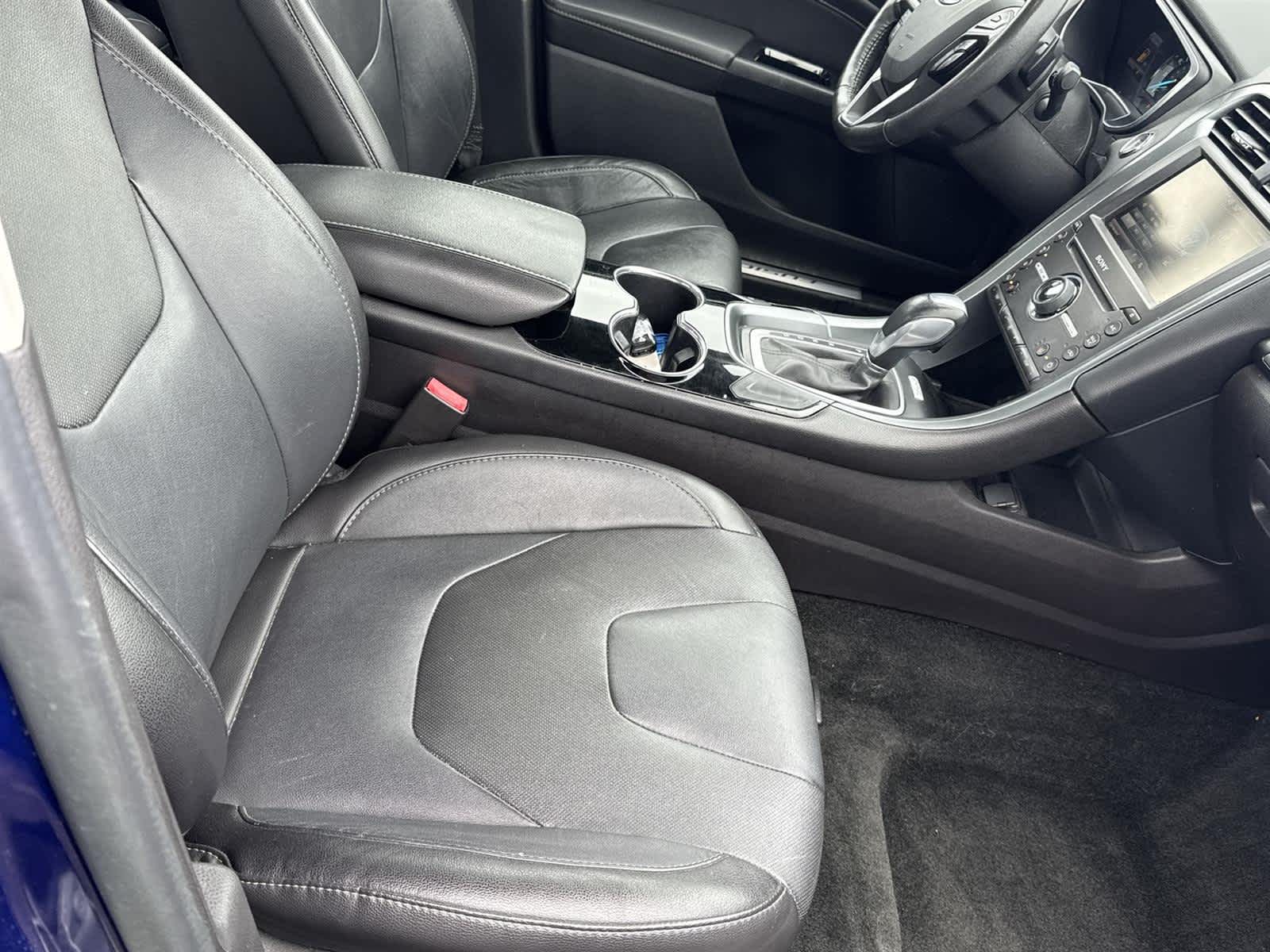 Thumbnail: 2016 Ford Fusion - 16