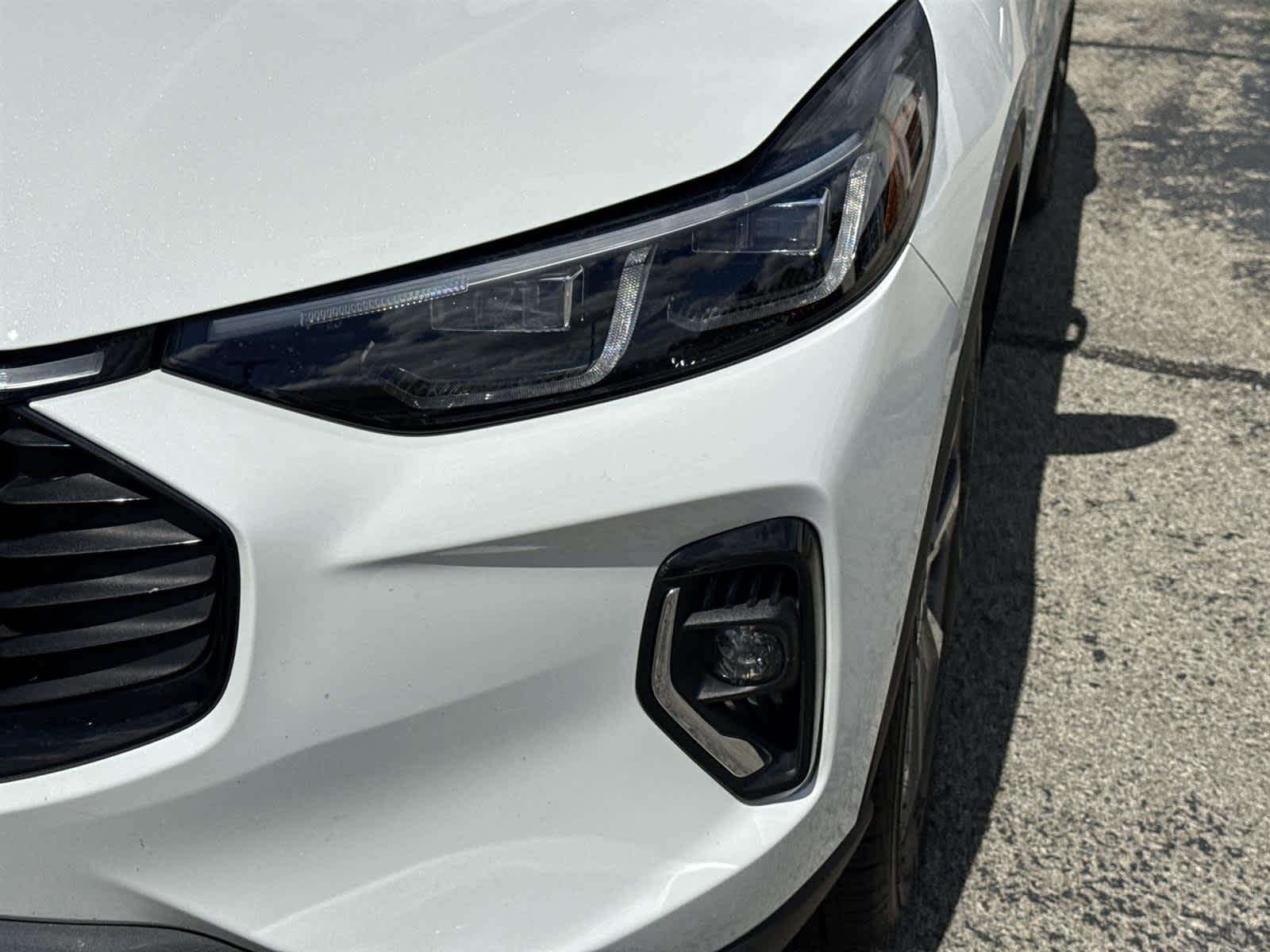 Thumbnail: 2023 Ford Escape - 9