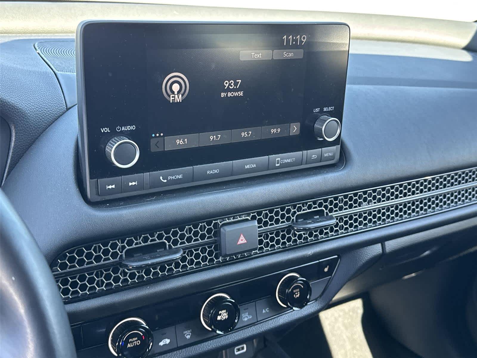 Thumbnail: 2023 Honda HR-V - 23