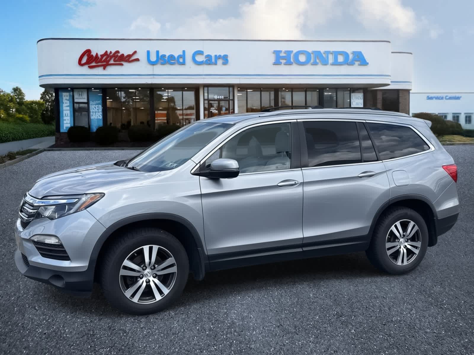 Thumbnail: 2017 Honda Pilot - 2