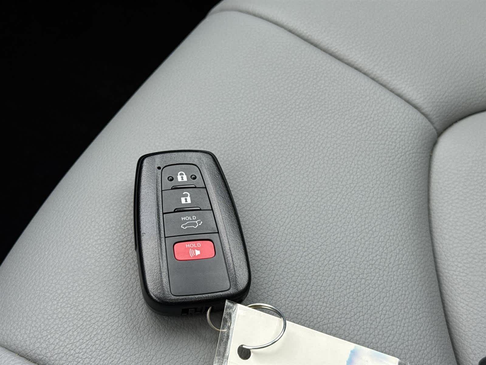 Thumbnail: 2020 Toyota Highlander - 31