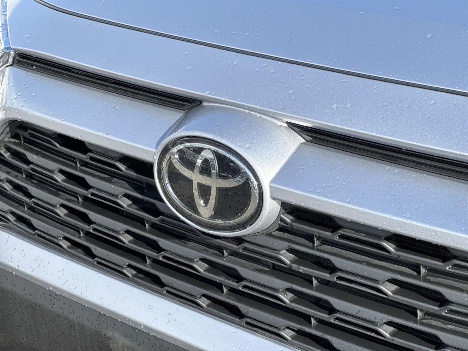 Thumbnail: 2024 Toyota RAV4 - 10