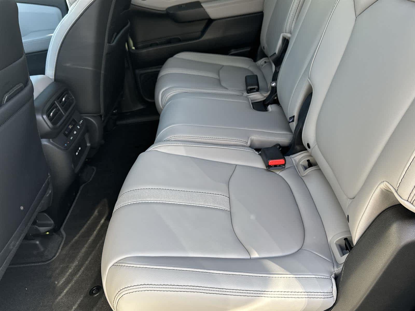 Thumbnail: 2025 Honda Pilot - 14