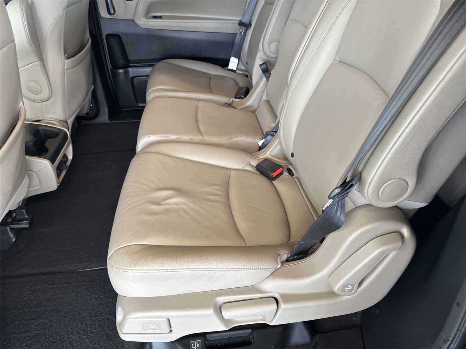 Thumbnail: 2018 Honda Odyssey - 14
