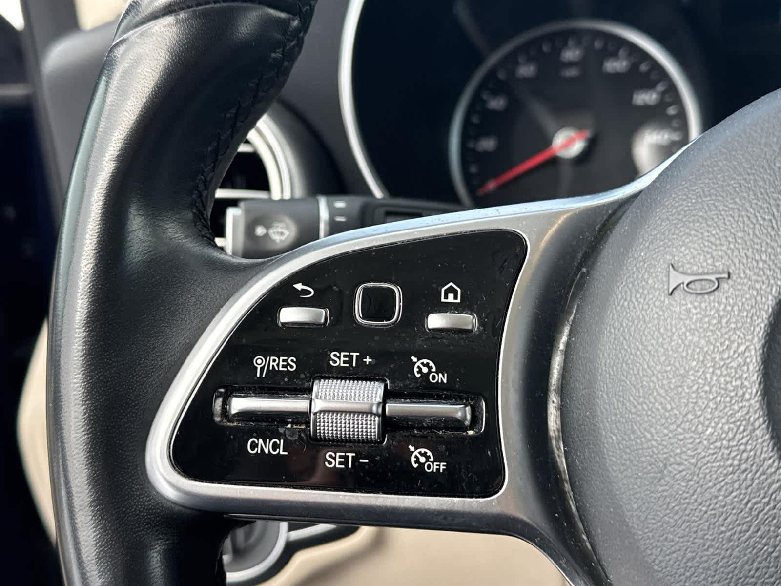 Thumbnail: 2022 Mercedes-Benz GLC - 19