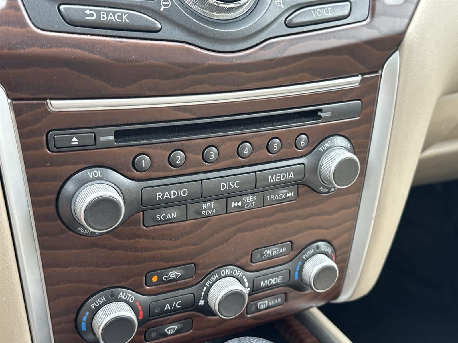 2018 Nissan Pathfinder Platinum 26
