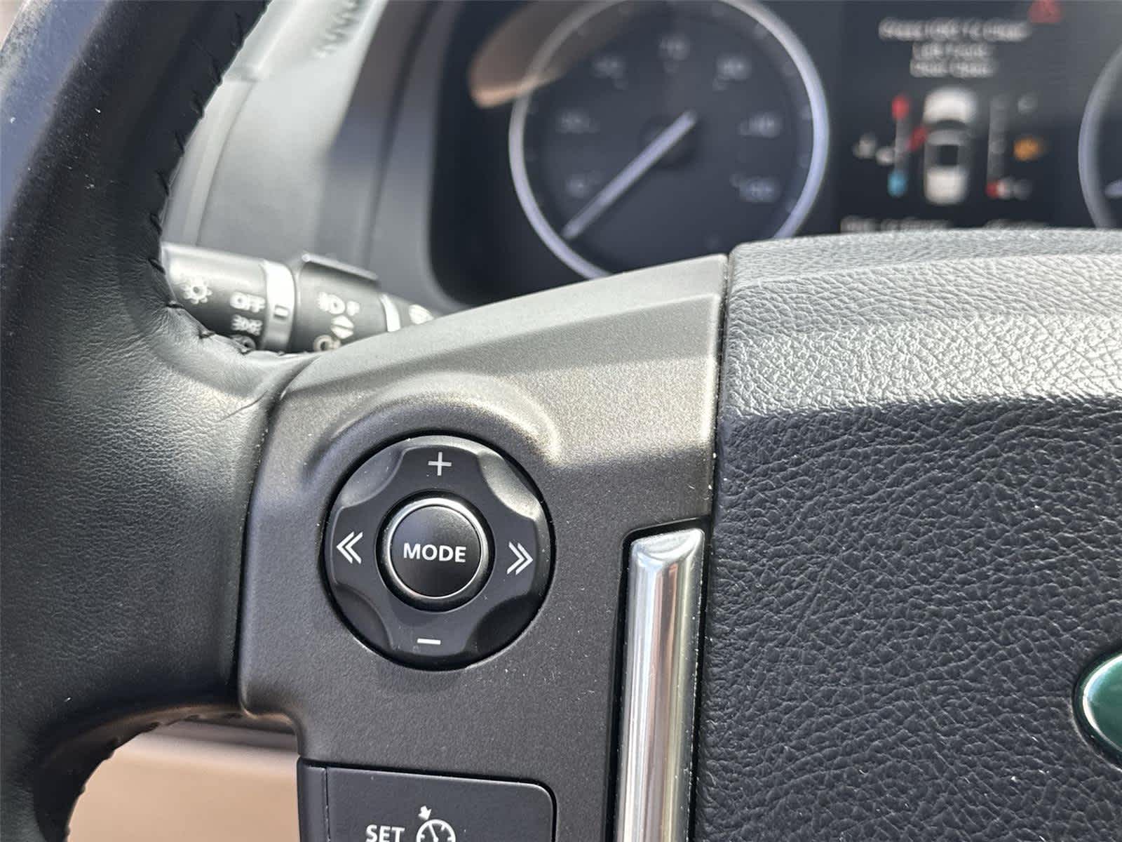 Thumbnail: 2013 Land Rover LR2 - 18