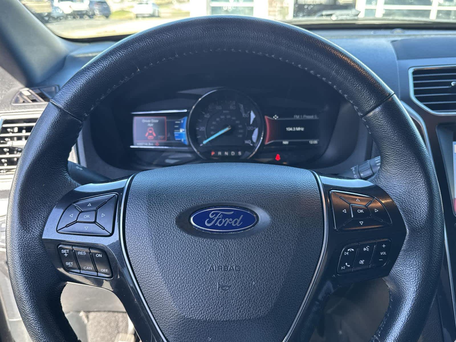 Thumbnail: 2019 Ford Explorer - 18