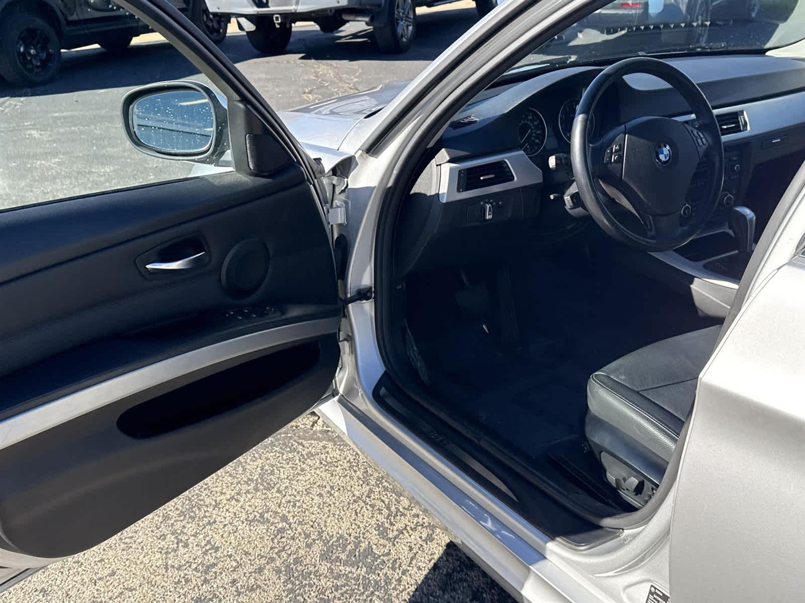 Used 2011 BMW 3 Series 328i with VIN WBAPK5C56BF124235 for sale in Wexford, PA