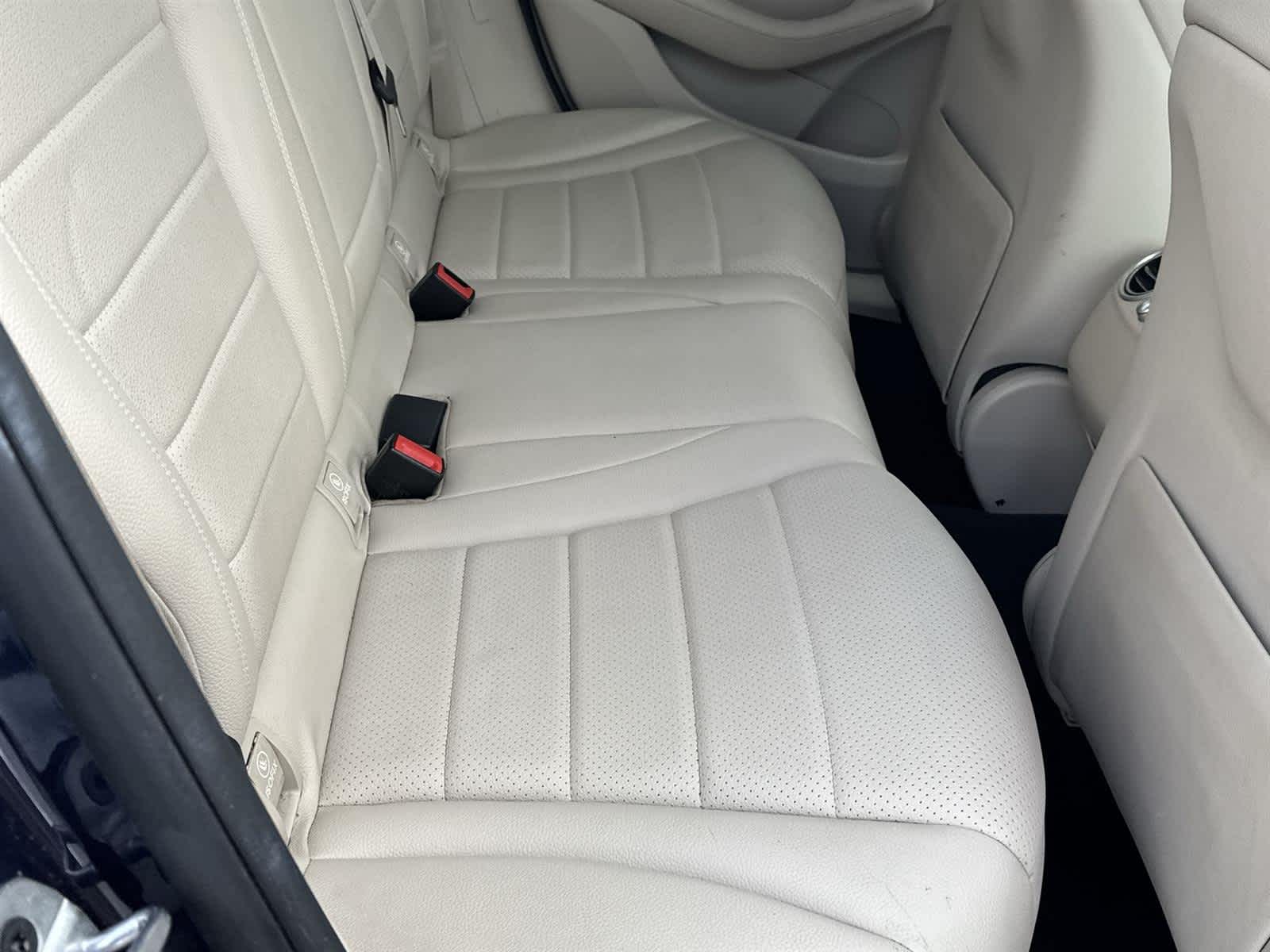 Thumbnail: 2022 Mercedes-Benz GLC - 16