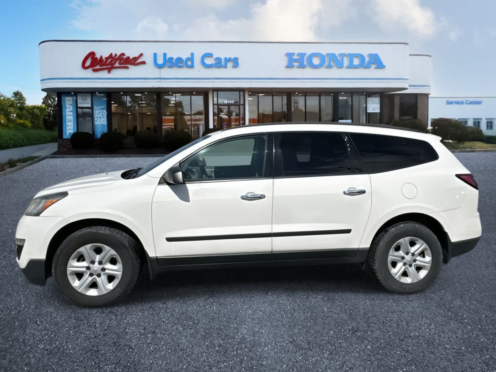 Thumbnail: 2014 Chevrolet Traverse - 3