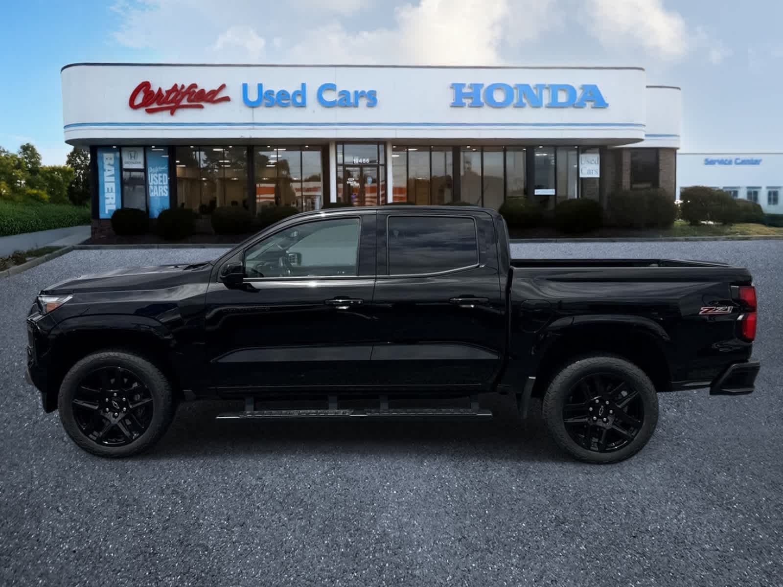 Thumbnail: 2024 Chevrolet Colorado - 2