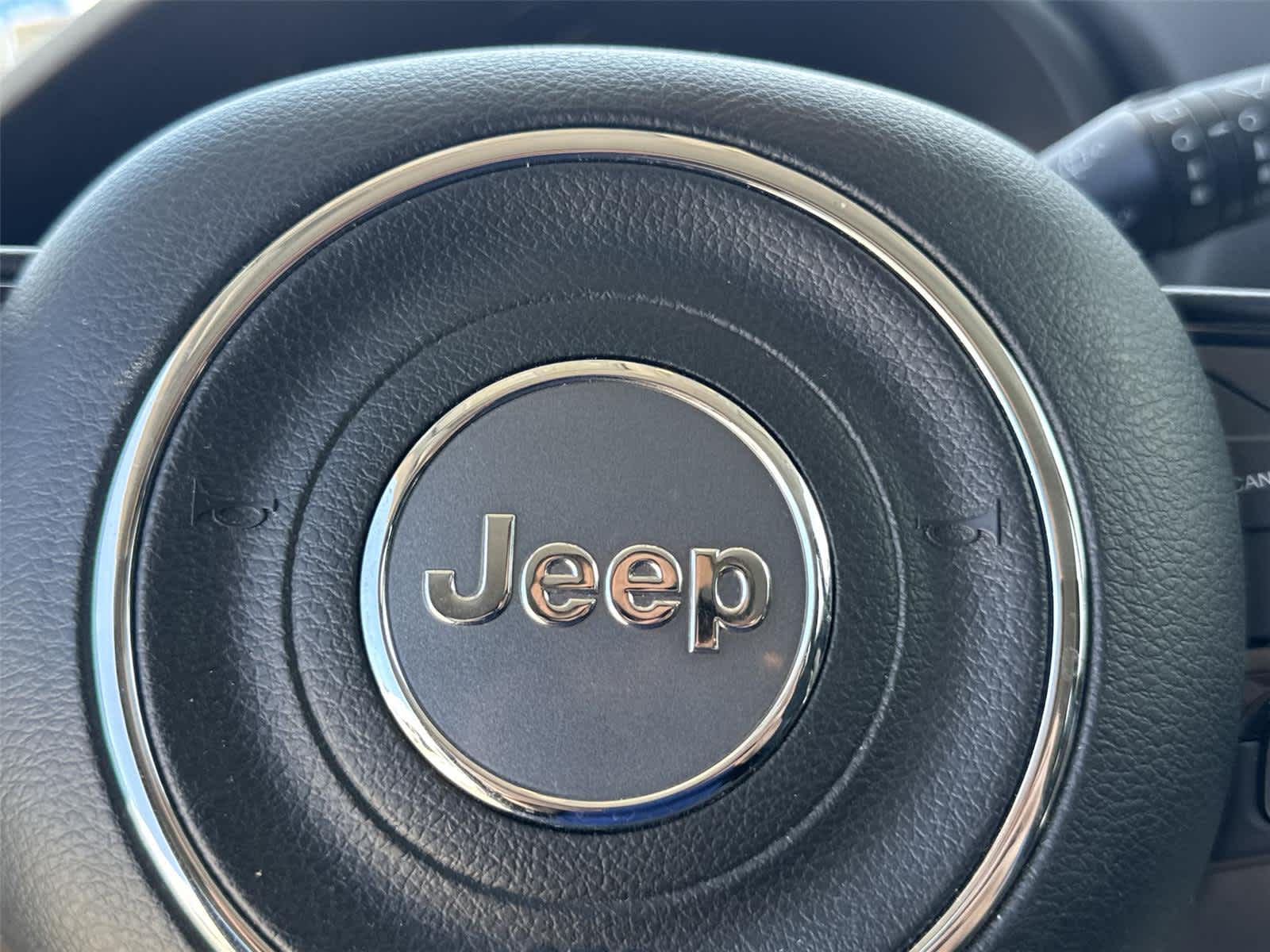 Thumbnail: 2018 Jeep Renegade - 10